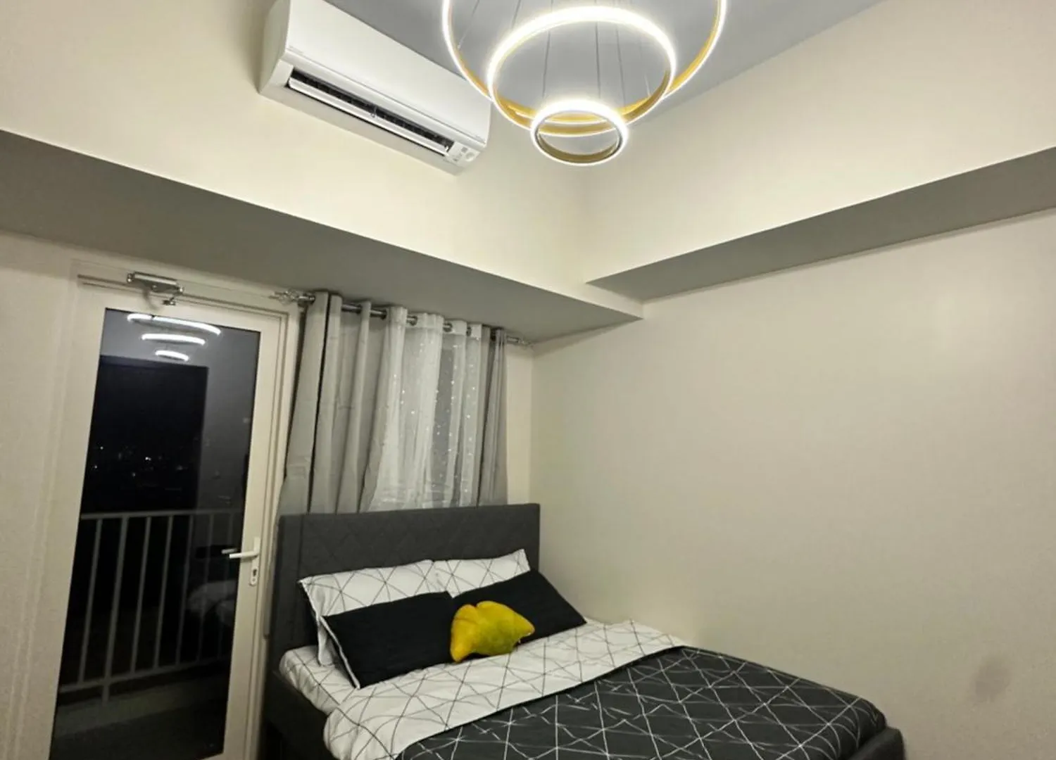 Splendid Sanctuary Apartment Manila